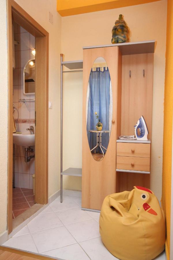 Apartments By The Sea Podgora, Makarska - 6713 Екстер'єр фото