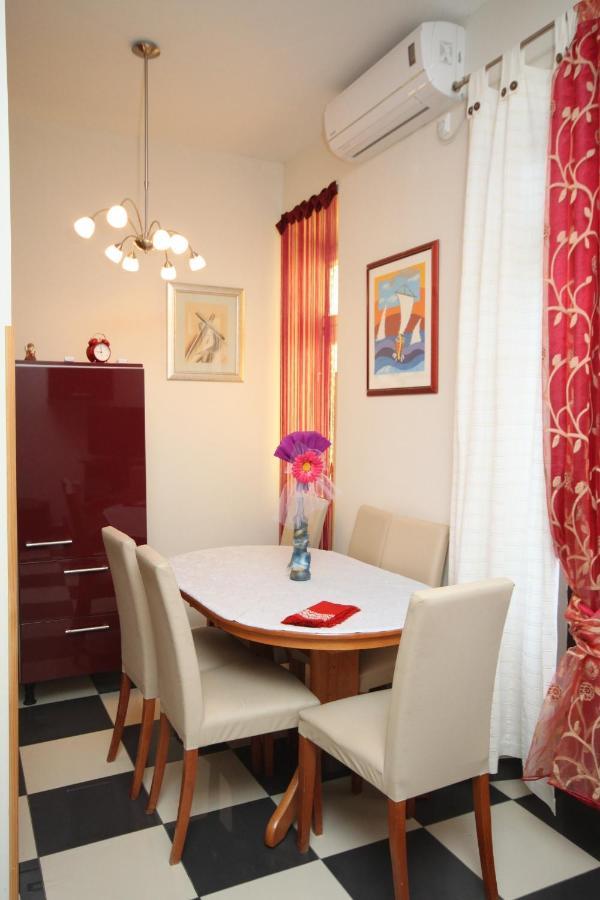 Apartments By The Sea Podgora, Makarska - 6713 Екстер'єр фото